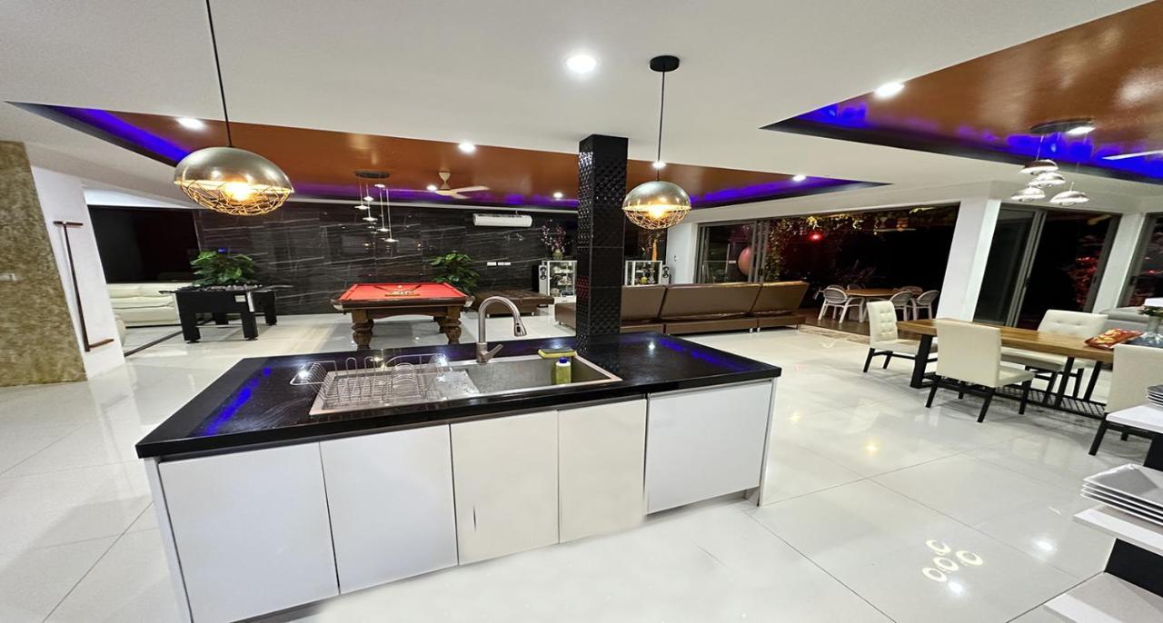 Villa Jacuzzi Seaview Villa شاطئ تشاوينغ المظهر الخارجي الصورة